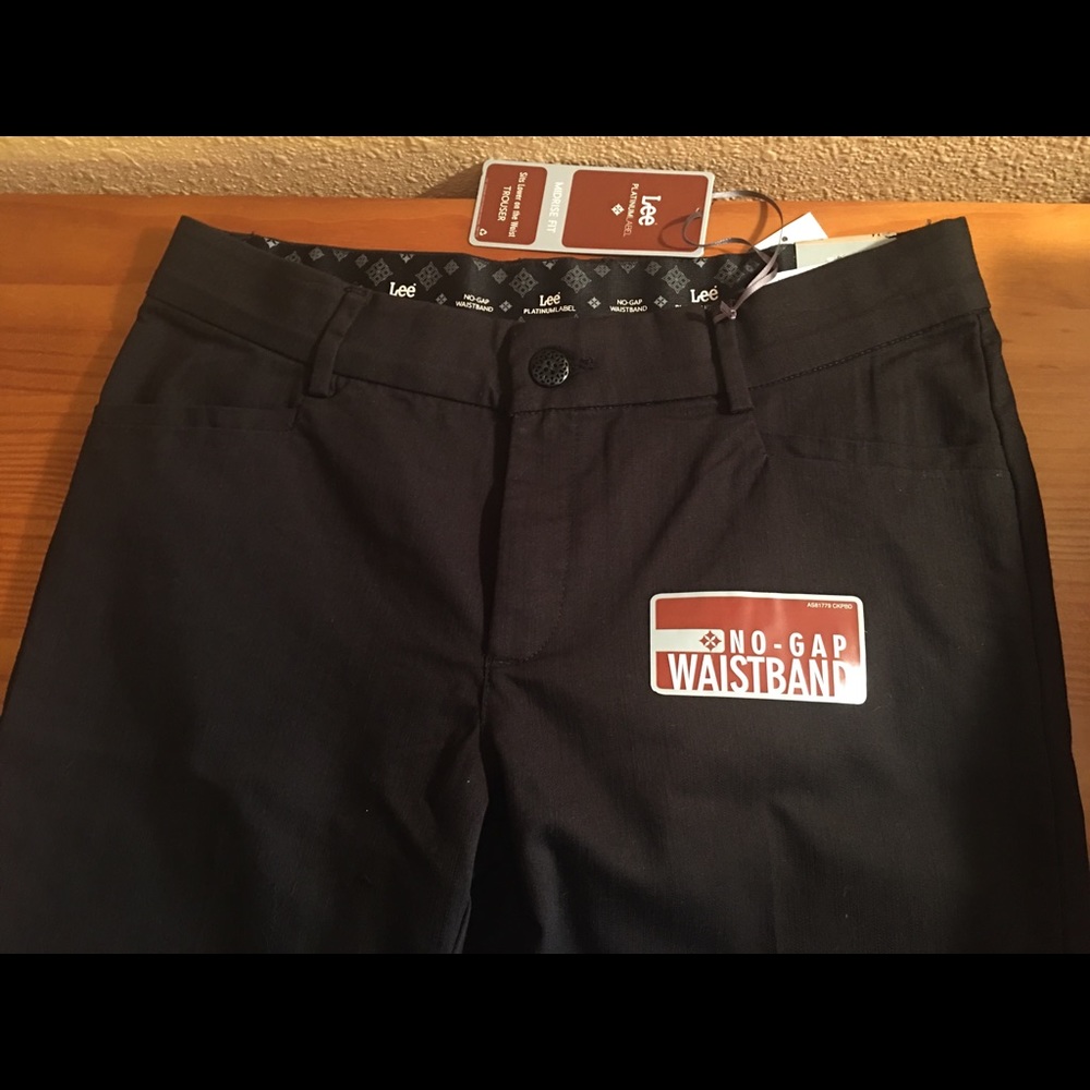 NWT Lee’s No Gap Waistband Midrise Fit Trousers